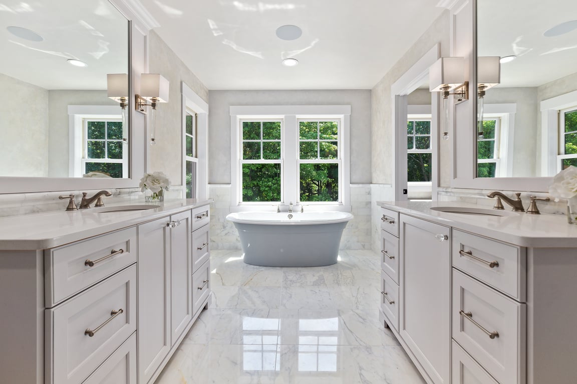 Beautiful master bathroom with luxurious amenities